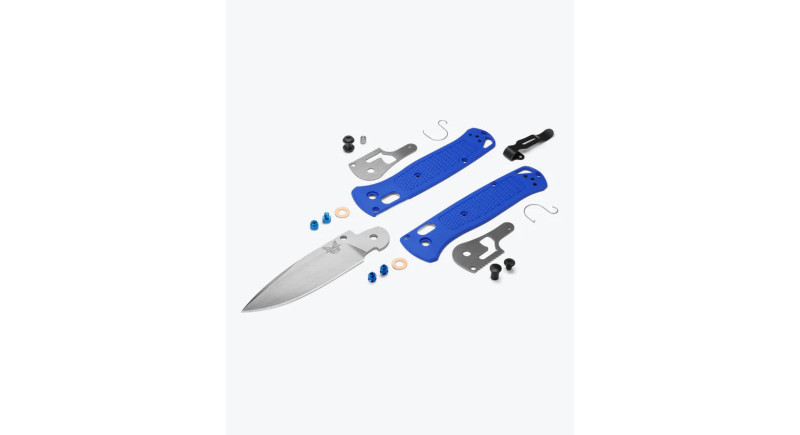 Ніж Benchmade Bugout, лезо 82мм CPM S30V, руків'я Polymer Blue, Crossbar Lock - 535
