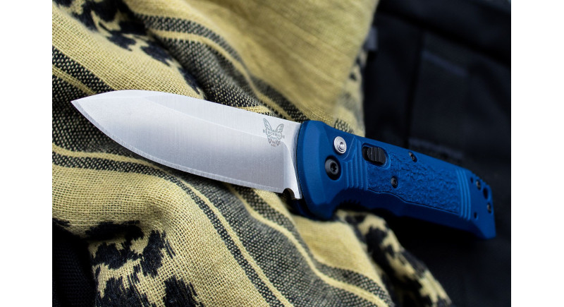 Ніж Benchmade Casbah, лезо 86мм CPM S30V, руків'я Grivory Blue, Button Lock - 4400-1